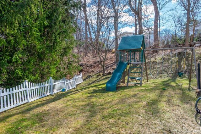 9 Drake Lane, White Plains, NY 10607