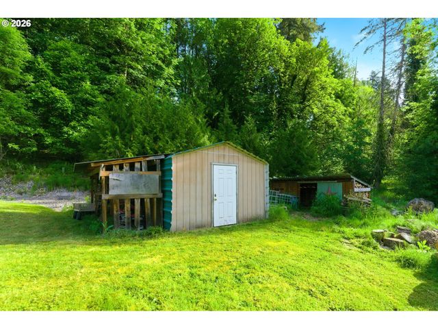 112 Sw TUALATIN Loop, West Linn, OR 97068