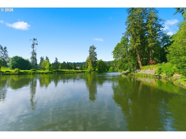 112 Sw TUALATIN Loop, West Linn, OR 97068