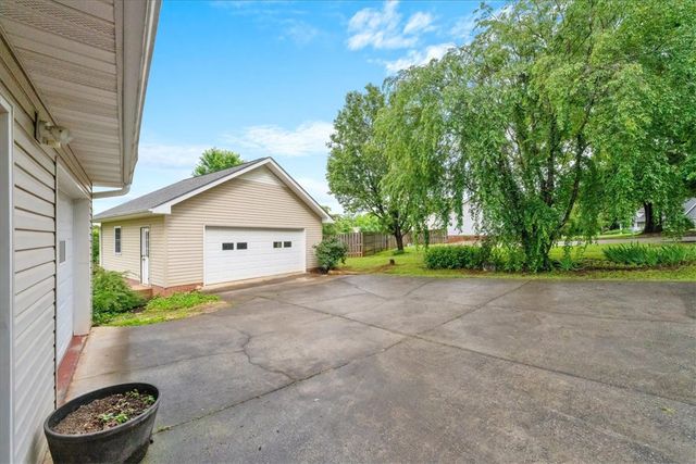 107 Aiken Farm Road, Pickens, SC 29671