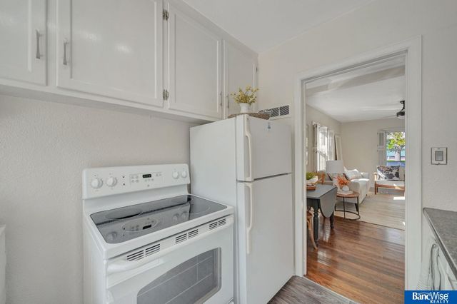 1322 S 48th Street, Lincoln, NE 68510