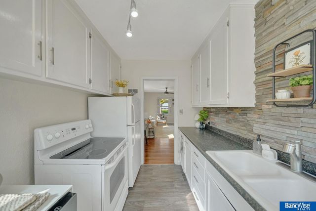 1322 S 48th Street, Lincoln, NE 68510