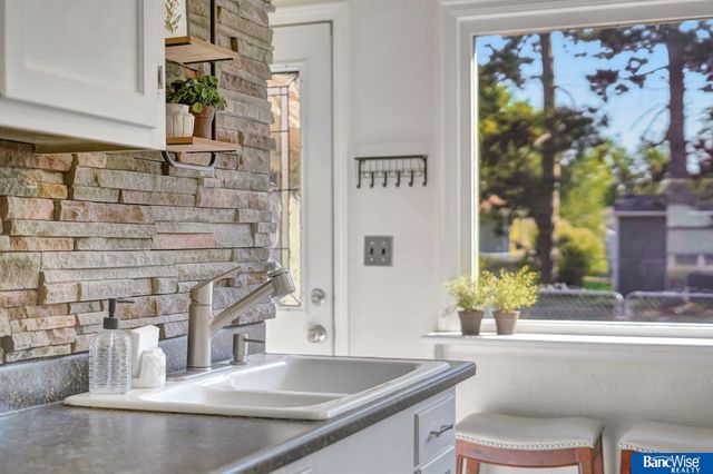 1322 S 48th Street, Lincoln, NE 68510