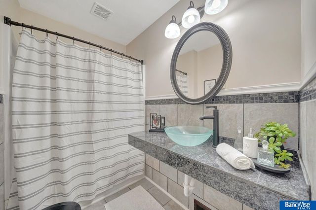 1322 S 48th Street, Lincoln, NE 68510