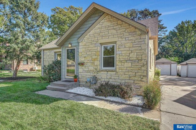 1322 S 48th Street, Lincoln, NE 68510