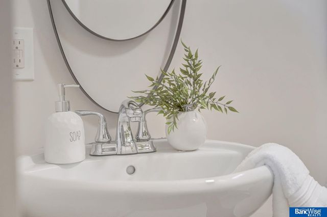 1322 S 48th Street, Lincoln, NE 68510