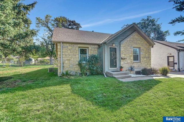 1322 S 48th Street, Lincoln, NE 68510
