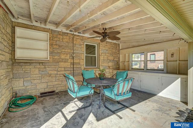 1322 S 48th Street, Lincoln, NE 68510