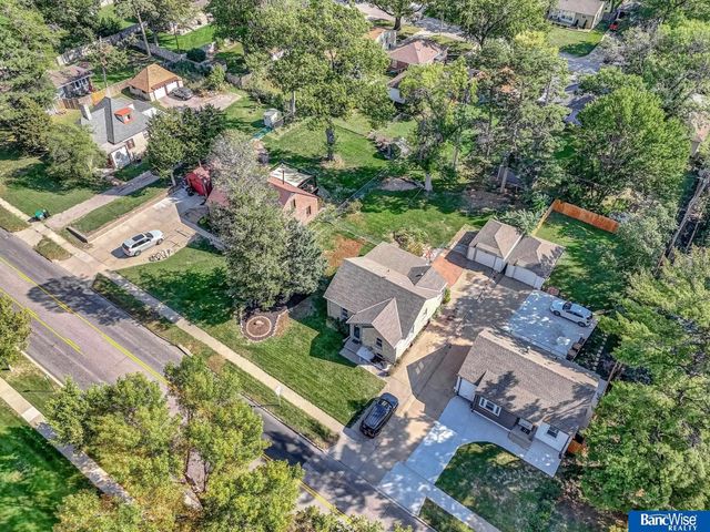 1322 S 48th Street, Lincoln, NE 68510