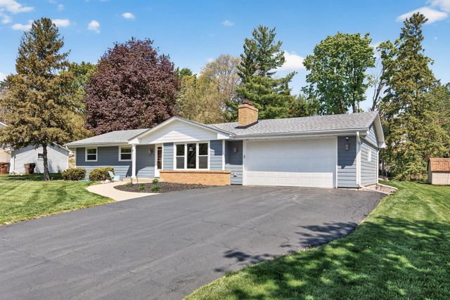10340 York Lane, Bloomington, MN 55431