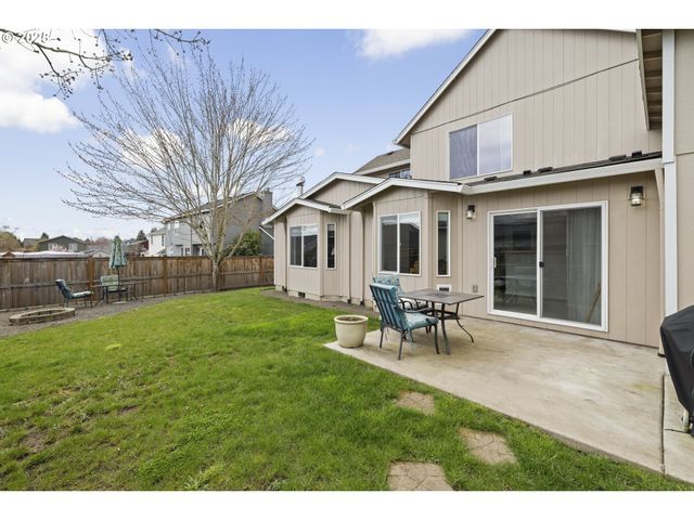 829 N JACKSON Ct, Lafayette, OR 97127