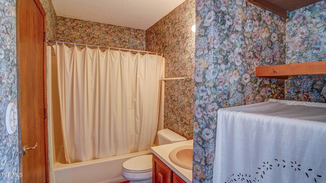 202 Redwood Road, Bristol, TN 37620
