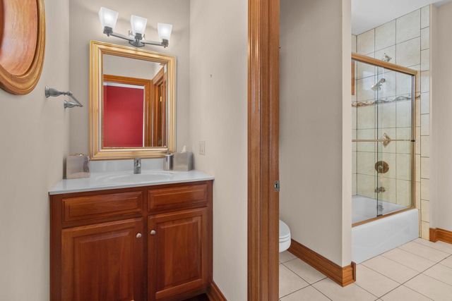 1217 Bridget COURT, Fontana, WI 53125