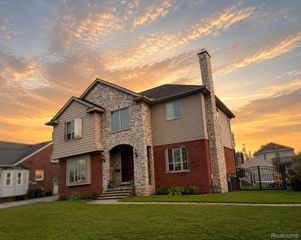 22434 Lange Street, St. Clair Shores, MI 48080