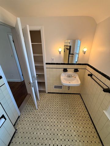 2554 Woodstock Drive, Highland Park, MI 48203