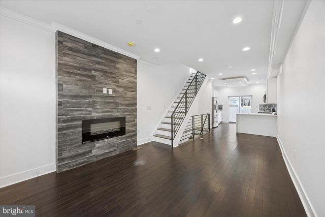 1327 S HOLLYWOOD ST, Philadelphia, PA 19146