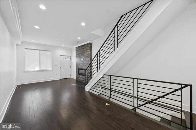 1327 S HOLLYWOOD ST, Philadelphia, PA 19146