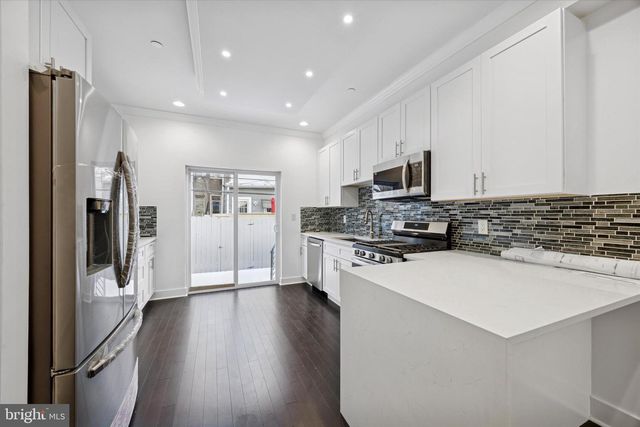 1327 S HOLLYWOOD ST, Philadelphia, PA 19146