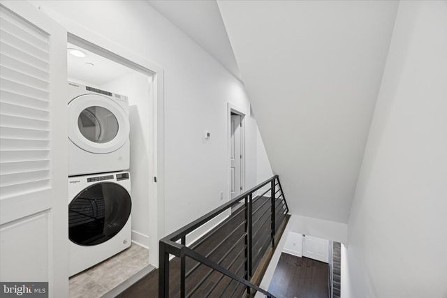 1327 S HOLLYWOOD ST, Philadelphia, PA 19146