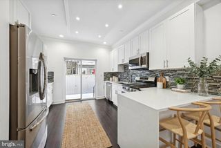 1327 S HOLLYWOOD ST, Philadelphia, PA 19146