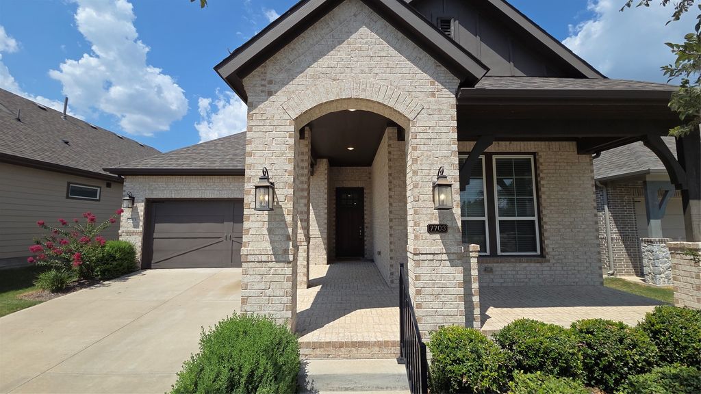7703 Coronado Drive, Rowlett, TX 75088