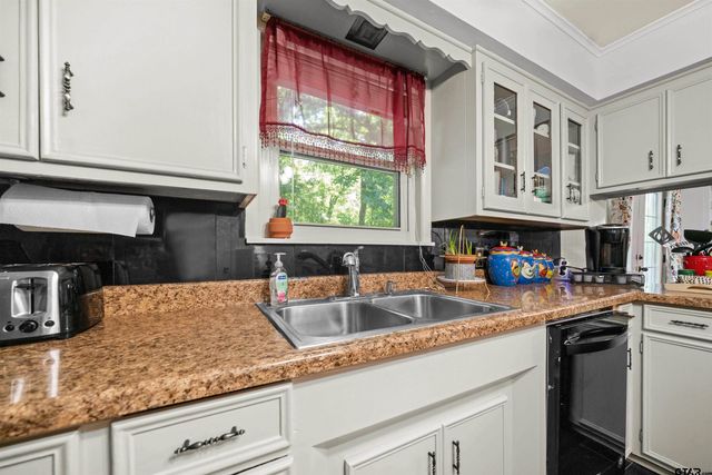 221 N Dayton St, Tyler, TX 75702