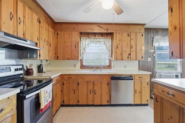 805 Goss Road, Westlake, LA 70669