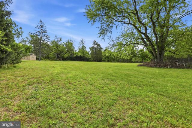 316 RIVER RD, Collegeville, PA 19426