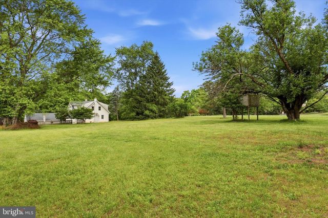 316 RIVER RD, Collegeville, PA 19426