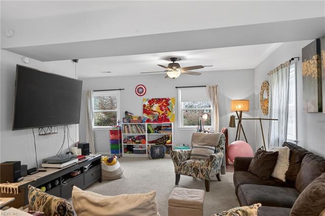 215 Valirey DR, Hampton, VA 23669