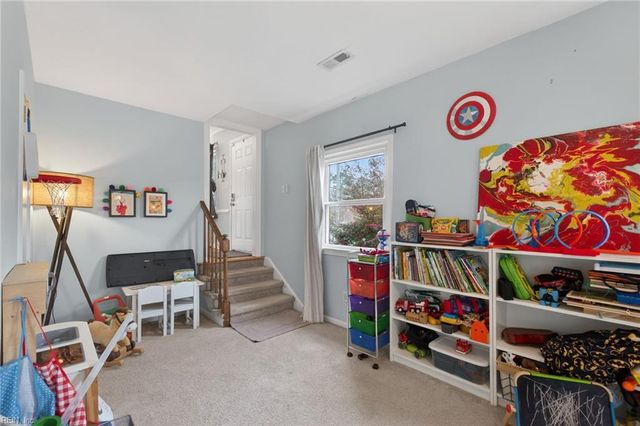 215 Valirey DR, Hampton, VA 23669