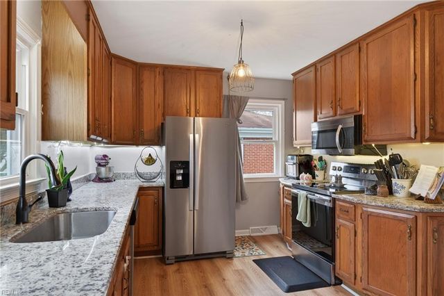 215 Valirey DR, Hampton, VA 23669