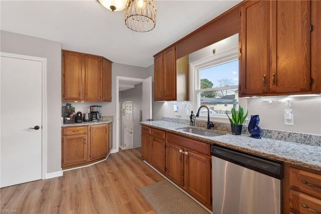 215 Valirey DR, Hampton, VA 23669