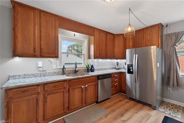 215 Valirey DR, Hampton, VA 23669