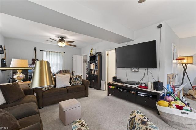 215 Valirey DR, Hampton, VA 23669