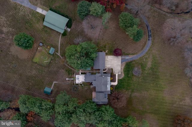 37896 LEGARD FARM RD, Hillsboro, VA 20132