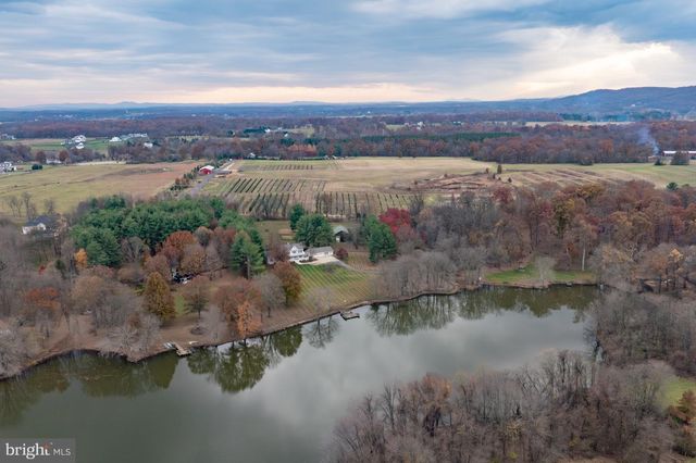 37896 LEGARD FARM RD, Hillsboro, VA 20132