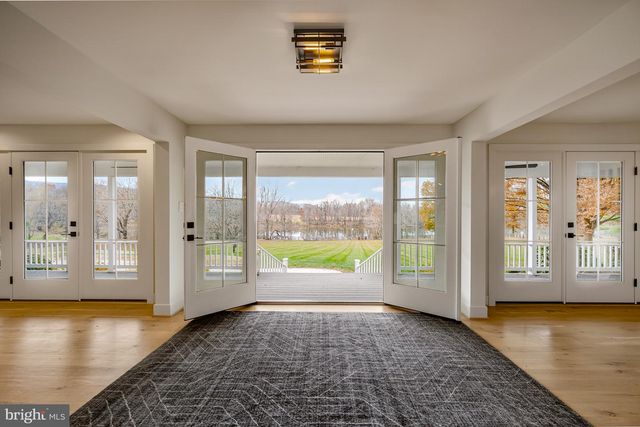 37896 LEGARD FARM RD, Hillsboro, VA 20132