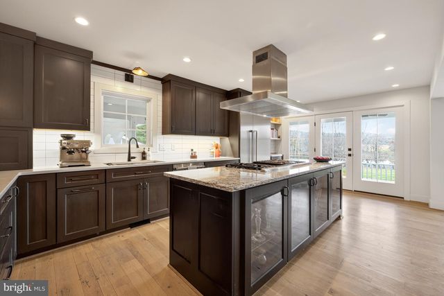 37896 LEGARD FARM RD, Hillsboro, VA 20132