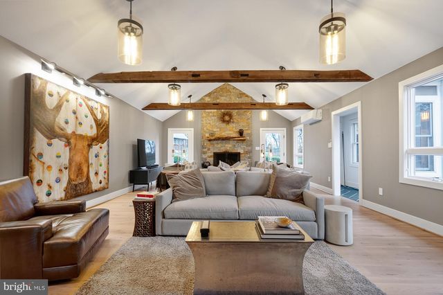 37896 LEGARD FARM RD, Hillsboro, VA 20132