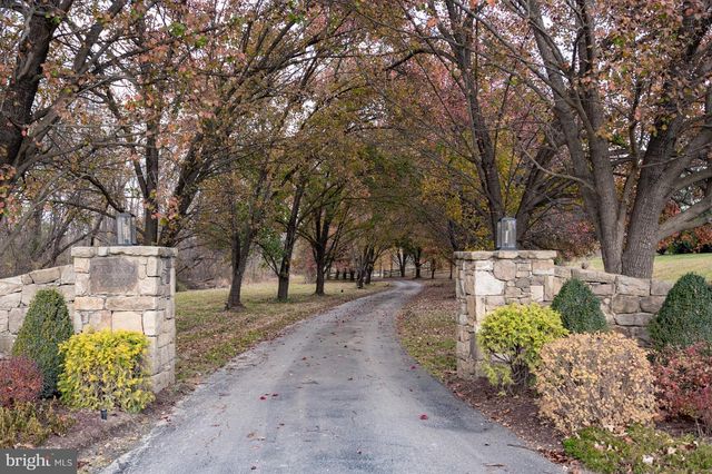 37896 LEGARD FARM RD, Hillsboro, VA 20132