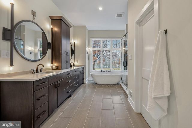 37896 LEGARD FARM RD, Hillsboro, VA 20132