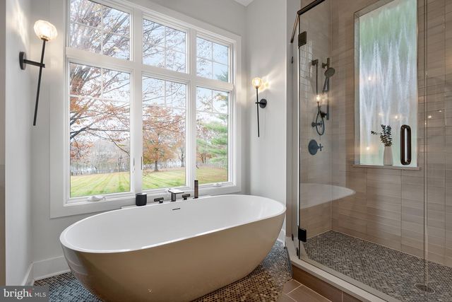 37896 LEGARD FARM RD, Hillsboro, VA 20132