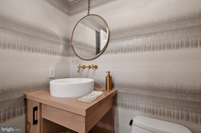 37896 LEGARD FARM RD, Hillsboro, VA 20132