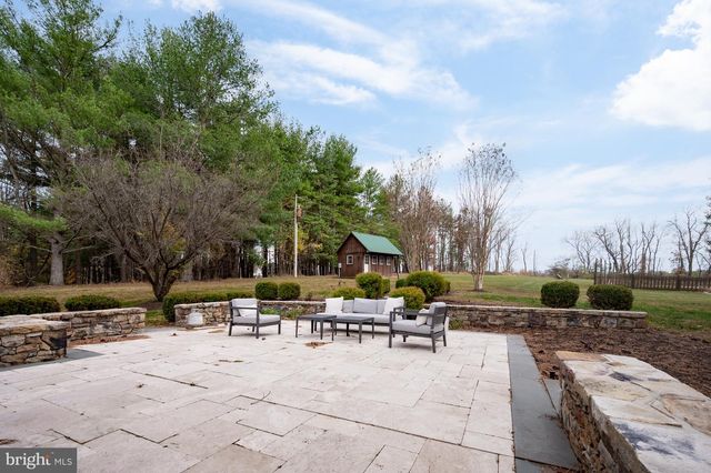 37896 LEGARD FARM RD, Hillsboro, VA 20132