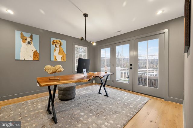 37896 LEGARD FARM RD, Hillsboro, VA 20132