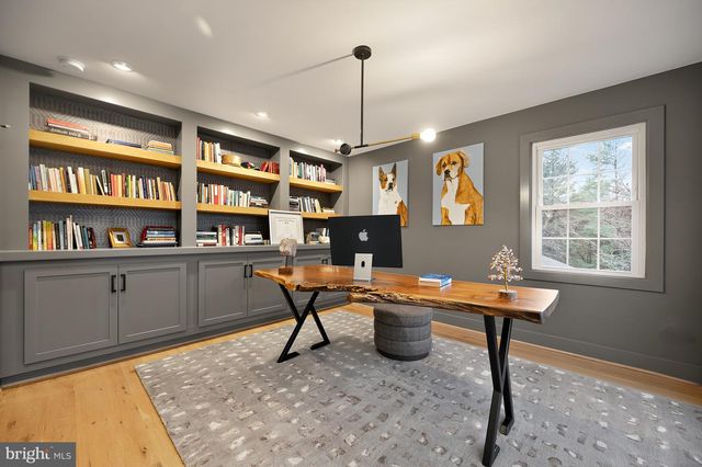 37896 LEGARD FARM RD, Hillsboro, VA 20132