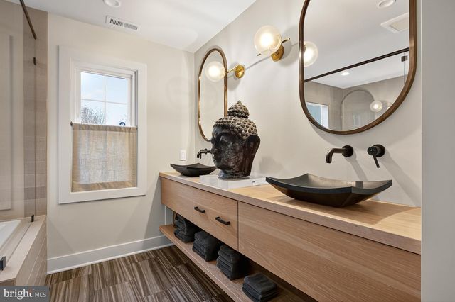 37896 LEGARD FARM RD, Hillsboro, VA 20132