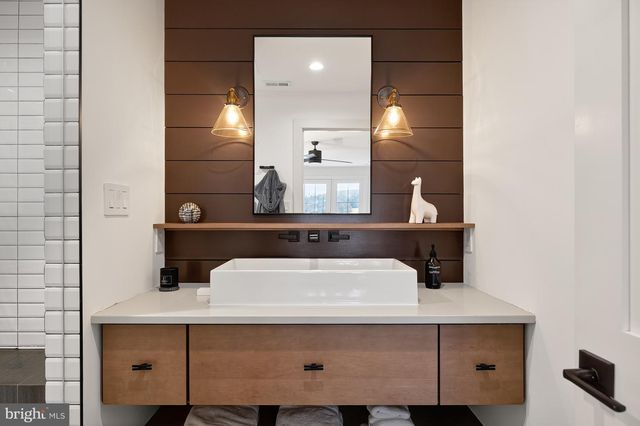 37896 LEGARD FARM RD, Hillsboro, VA 20132