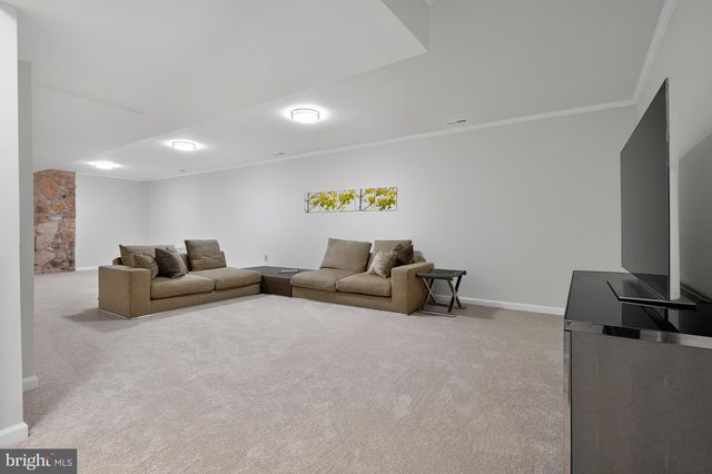 37896 LEGARD FARM RD, Hillsboro, VA 20132